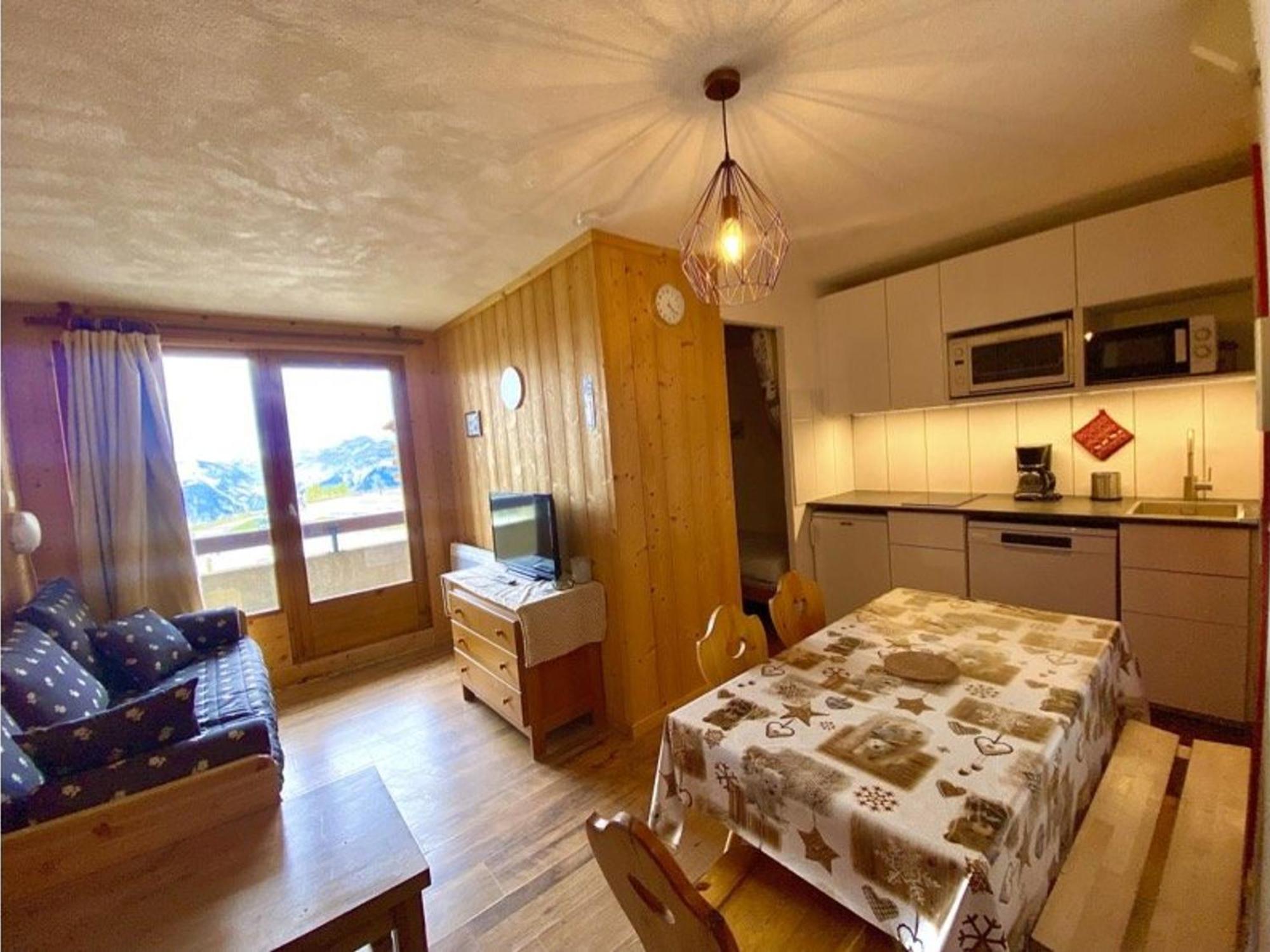 2 Pieces Avec Acces Direct Aux Pistes - 5 Personnes - Wifi Inclus - Fr-1-351-68 Apartment La Plagne